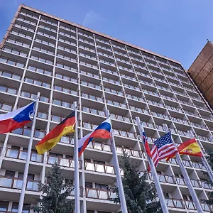 https://hotel-krystal.praguehotelsweb.com